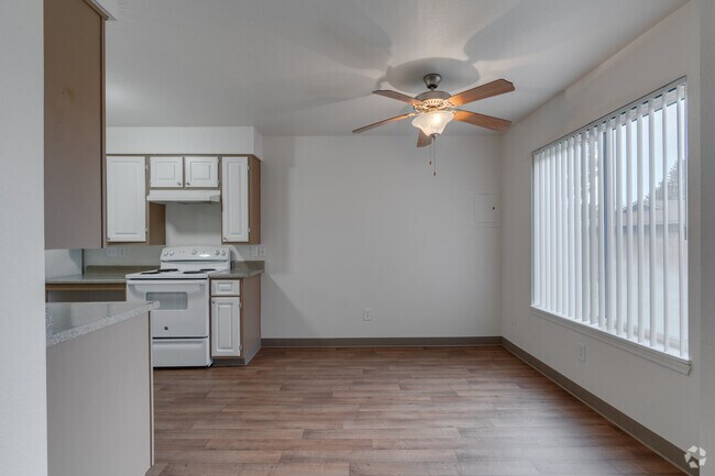 1 habitación, 1 baño ADA - 740 pies cuadrados - Comedor - Jefferson Place Apartments