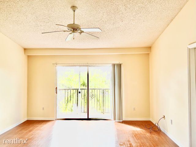 Foto del edificio - 500 Crestwood Ct N