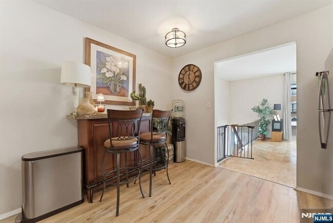 Building Photo - 774 Sassafras Ct