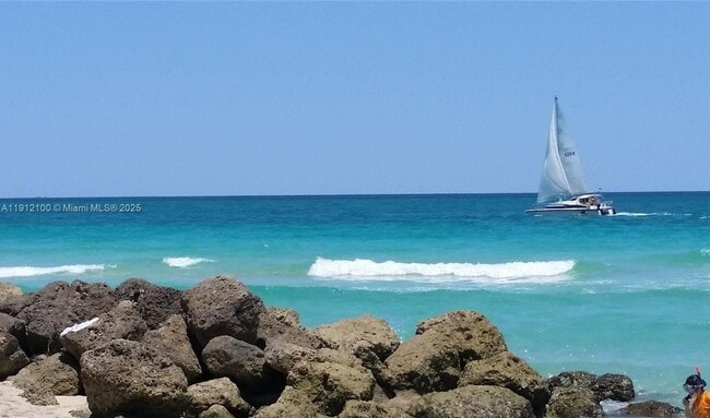 Foto del edificio - 2655 Collins Ave