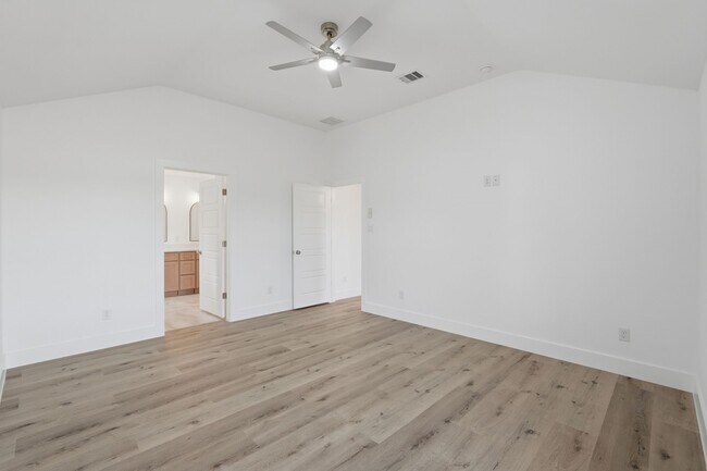 Building Photo - 13134 Lake Conroe Bay Rd