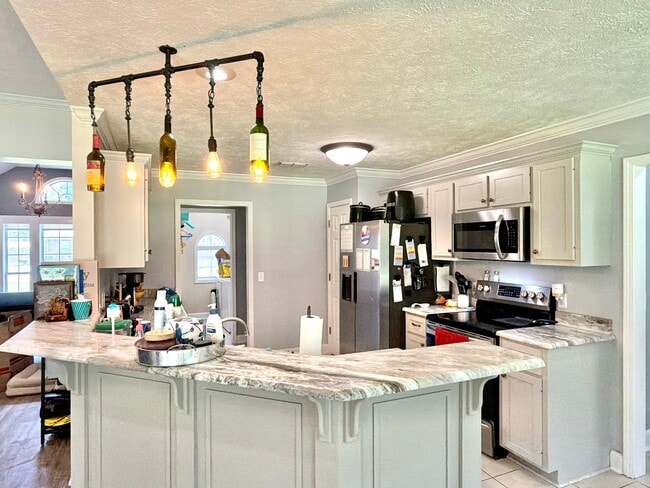 Building Photo - 73 Hazelnut Cir