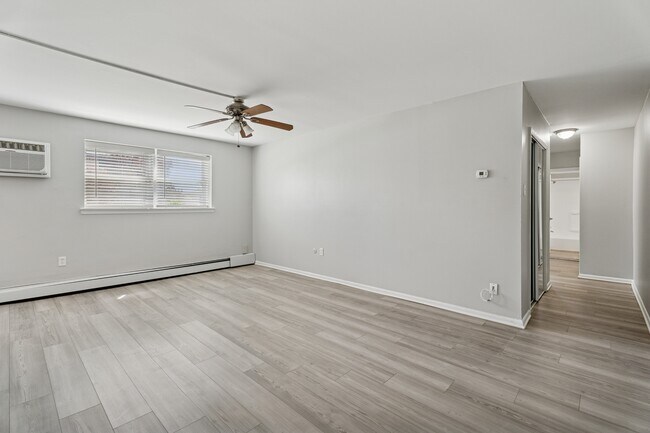Foto del edificio - Rosedale Court Apartments
