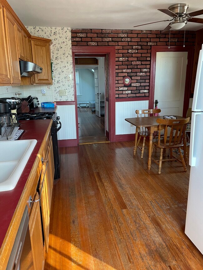 697 Hope St, Providence, RI 02906 Townhome Rentals in Providence RI