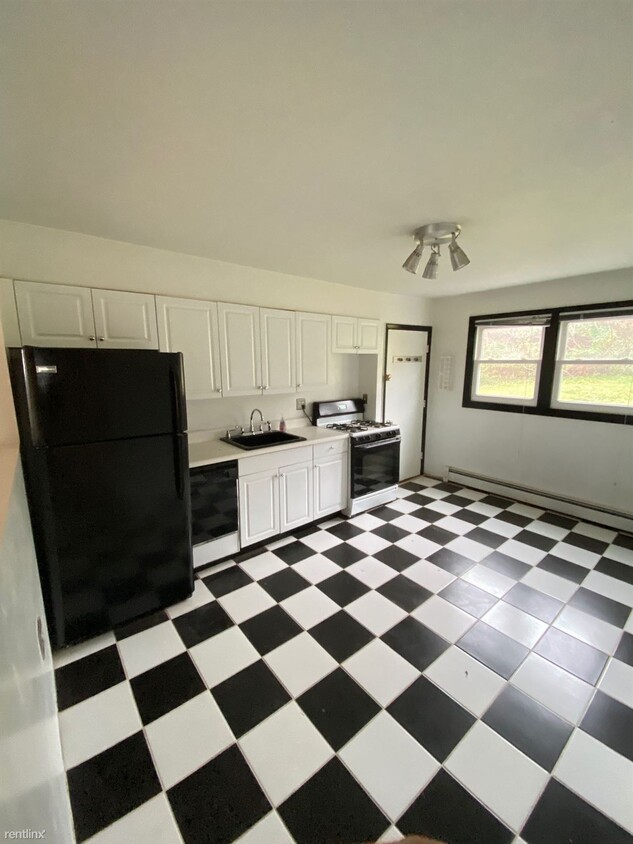 Primary Photo - 2 br, 1 bath Condo - 14 Oak Ridge Dr Apt 7