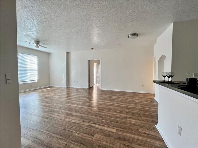 Foto del edificio - 5512 Metrowest Blvd