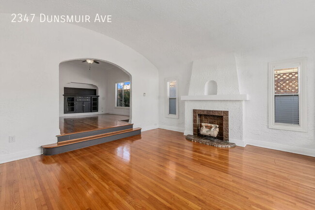 Building Photo - 2347 S Dunsmuir Ave