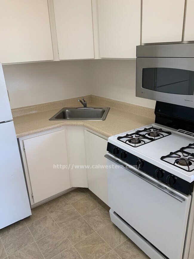 Foto del edificio - Spacious and Clean 2/1 Now Available