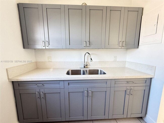 Foto del edificio - 2313 NW 14th St