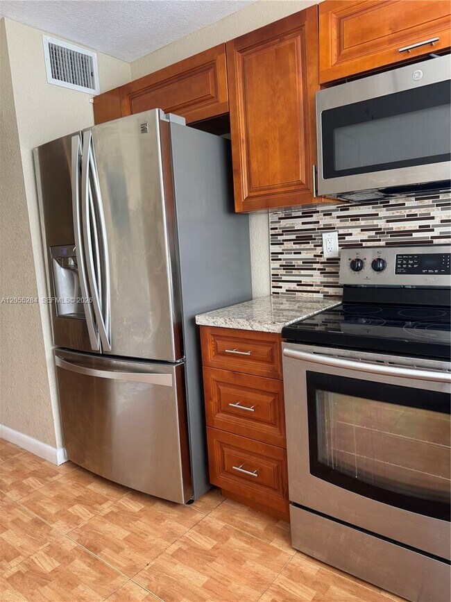 Foto del edificio - 4046 NW 19th St