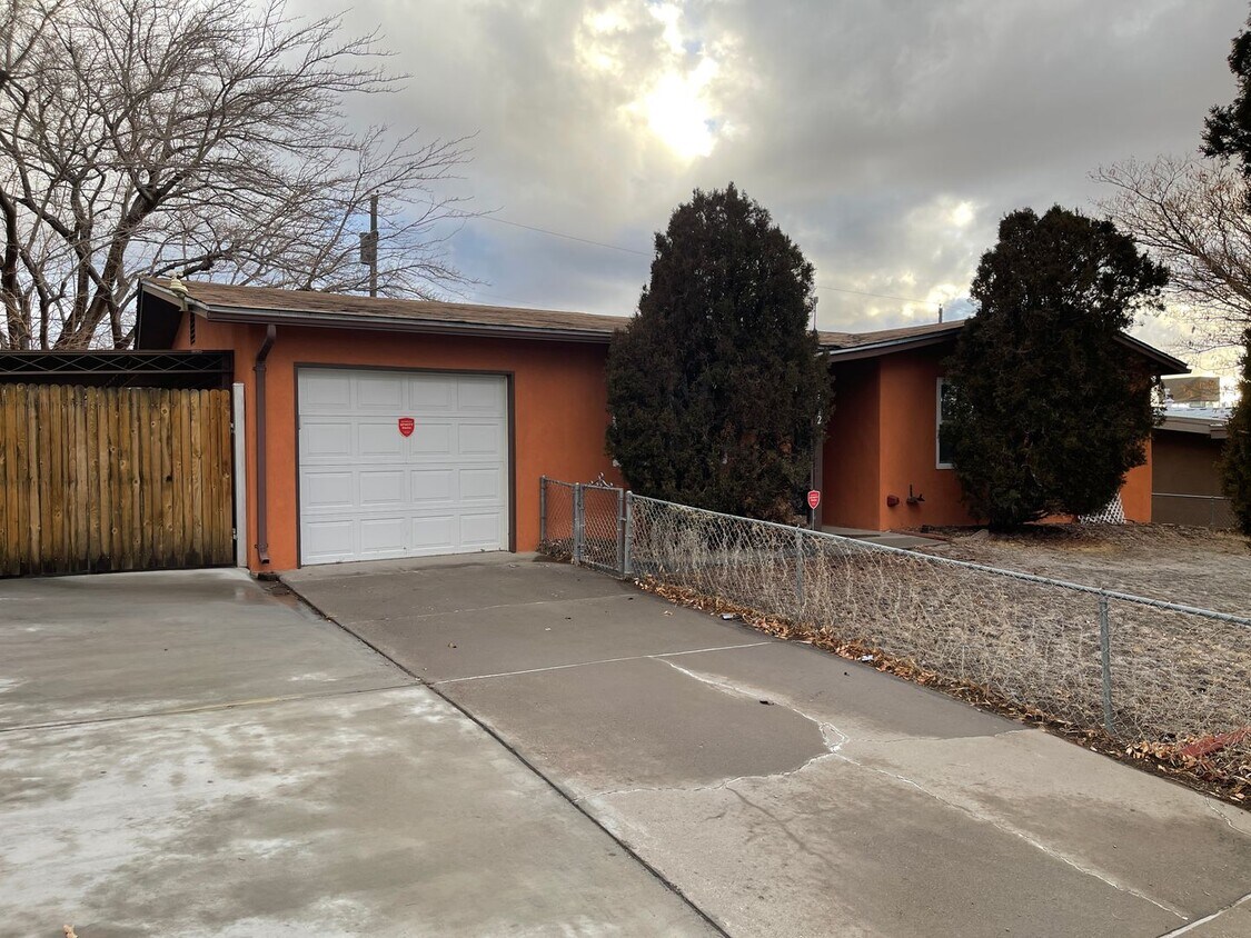 Foto principal - 13312 Cloudview Ave NE