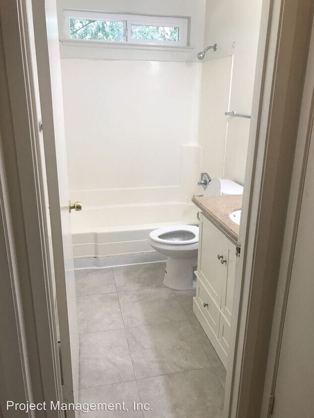 Building Photo - 2 br, 1 bath Apartment - 67 North Jackson Ave