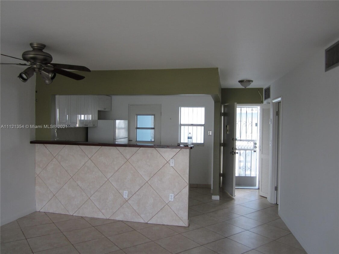 Building Photo - 4141 Nautilus Dr