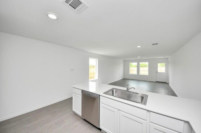 Foto del edificio - 27438 Sweetwater Bay Dr