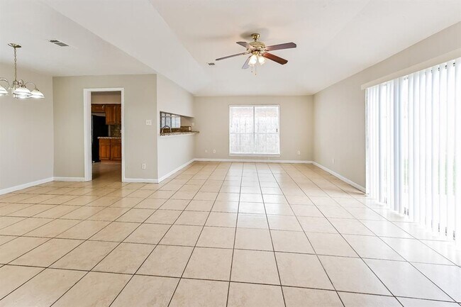 Building Photo - 23222 Timberbrook Dr