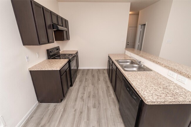 Building Photo - 6247 Brenwood Cir