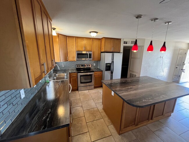 Building Photo - 3 Bedroom - 2 Bath Home
