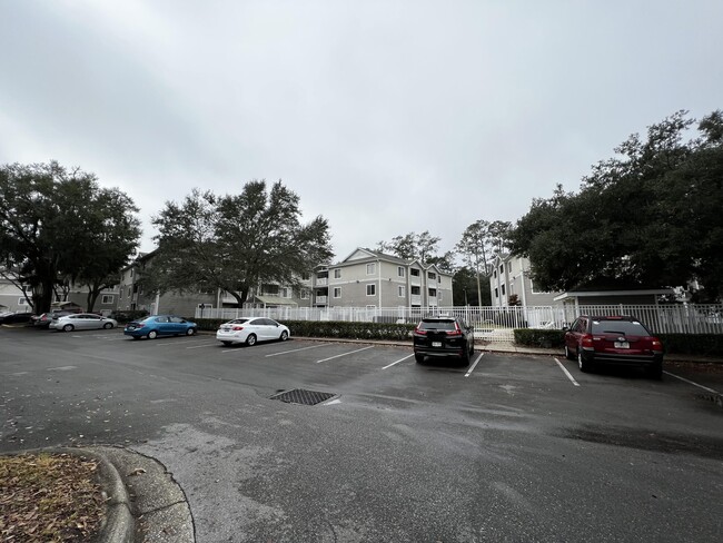 Building Photo - 4000 SW 23rd St