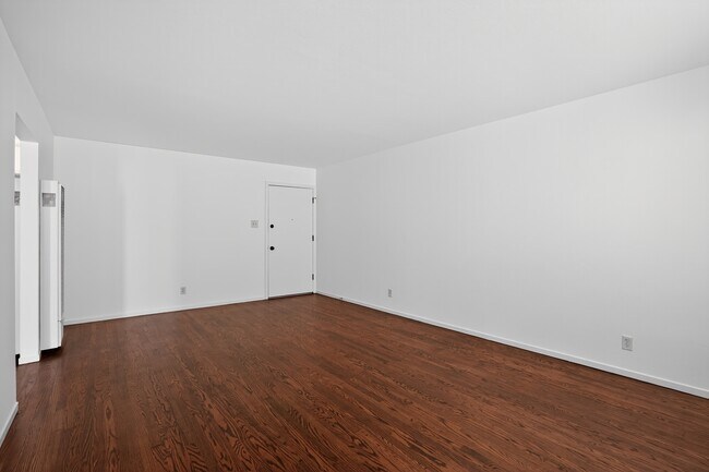 Foto del edificio - 117 Santa Lucia Ave