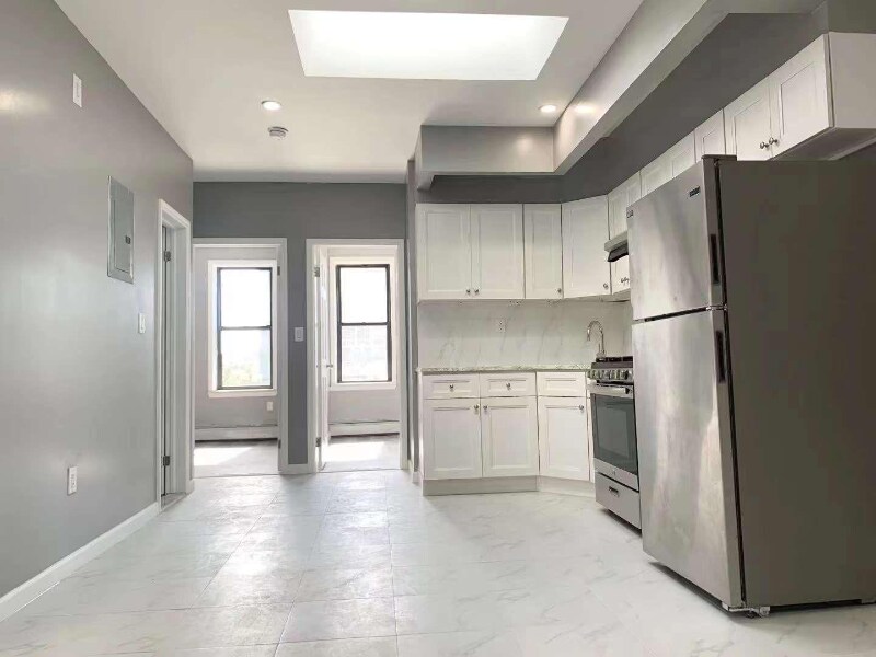 Primary Photo - 93-24 43rd Ave