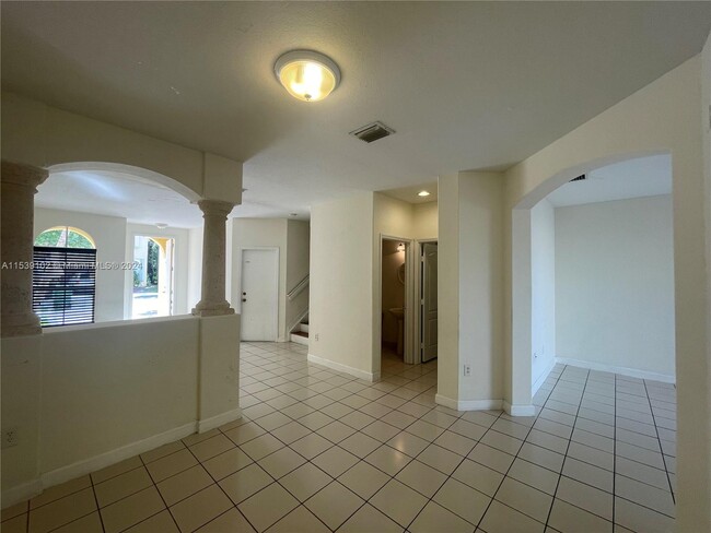 Foto del edificio - 894 SW 149th Ct