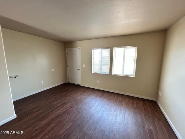 Foto del edificio - 17402 N 19th Ave