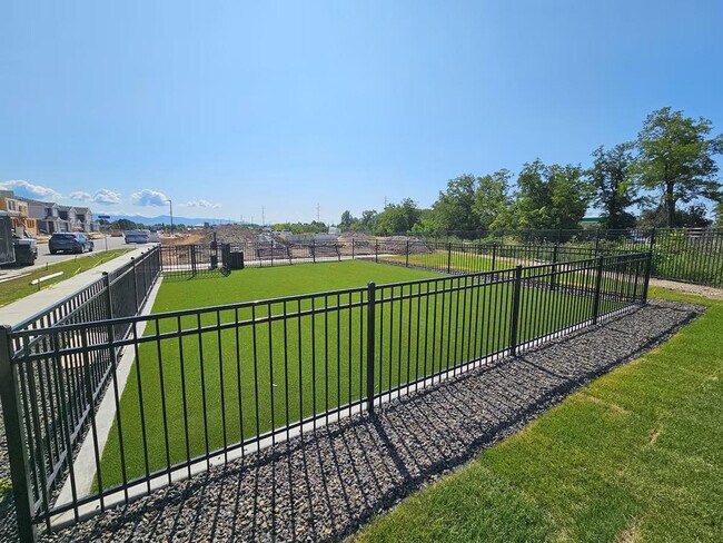 Foto del edificio - 195 N Nursery Ave