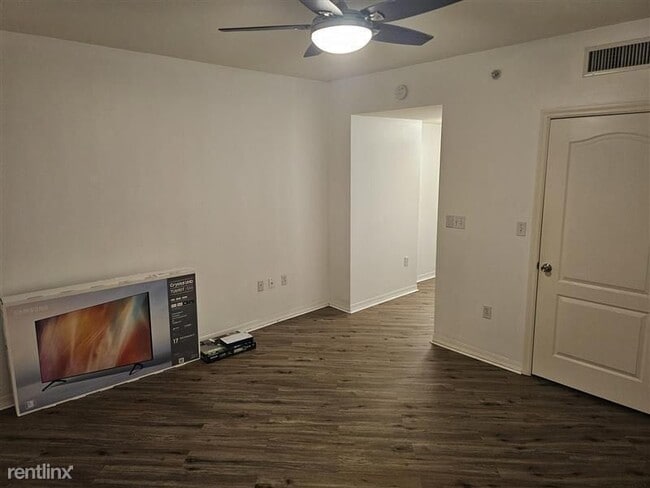 Building Photo - 3 br, 2 bath House - 100 N Federal Hwy Apt...