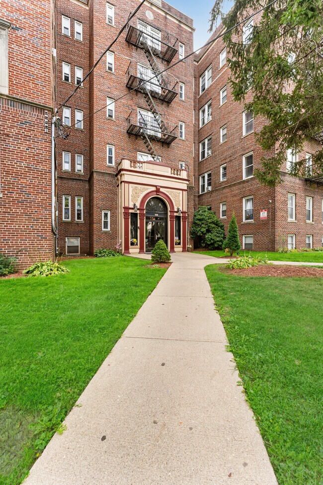 Foto del edificio - 758 Jersey Ave