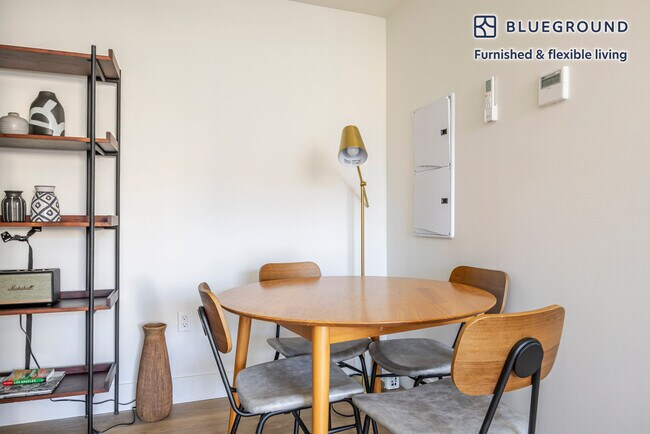 Foto del edificio - 611 N Virgil Ave