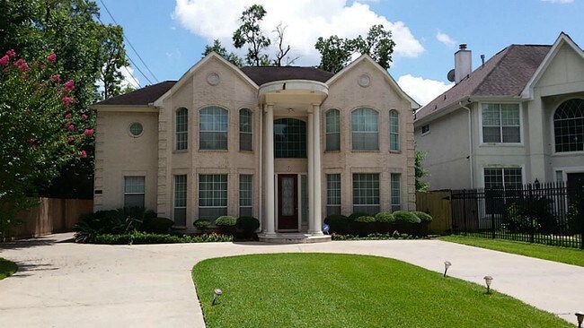 Building Photo - 4819 Bellaire Blvd