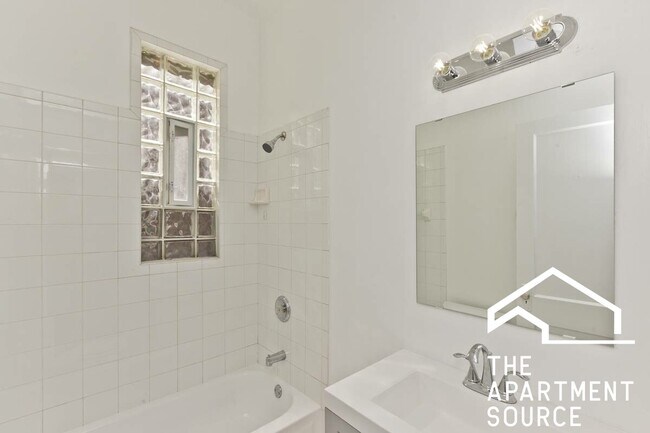 Foto del edificio - 3830 N Ashland Ave