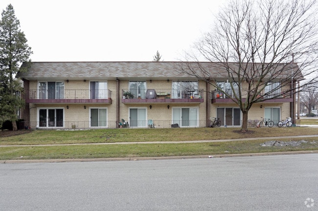 Building Photo - 3N550 Crown Rd
