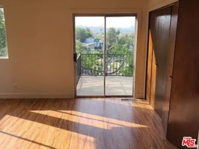 Foto del edificio - 5105 Irvington Terrace