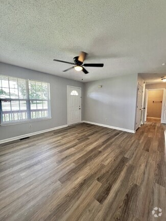 Building Photo - 678 Artic Ave