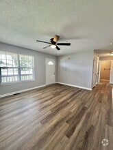 Building Photo - 678 Artic Ave