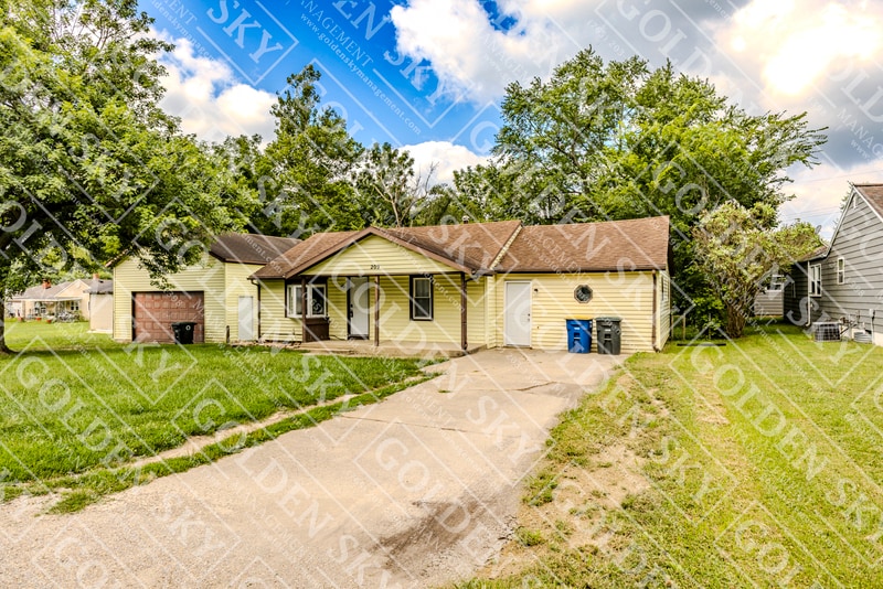 Foto principal - 209 N Manhattan Ave