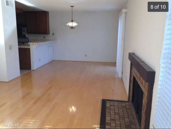 Building Photo - 2 br, 1.5 bath Townhome - 57 Oxford