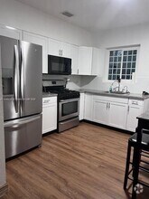 Building Photo - 11202 NE 9th Ct