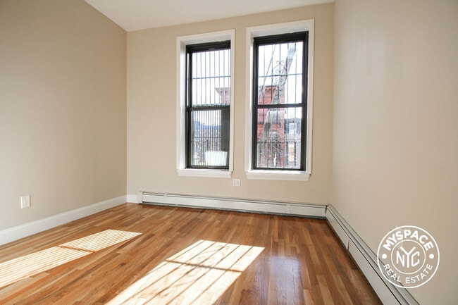 Building Photo - 460 Throop Ave