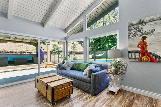Building Photo - 24585 Overlake