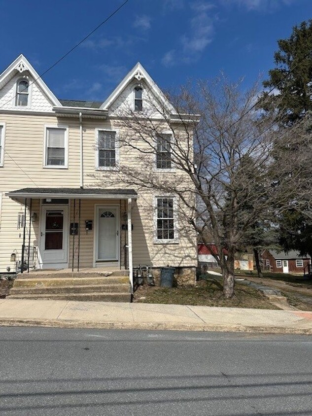 Primary Photo - Eastern York School District 2 Bedroom 1 B...