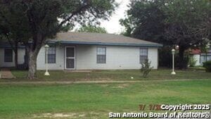Building Photo - 927 W Formosa Blvd