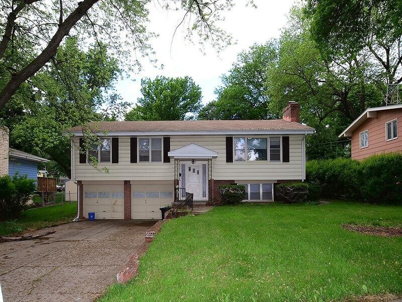 Primary Photo - 2662 N 96th St
