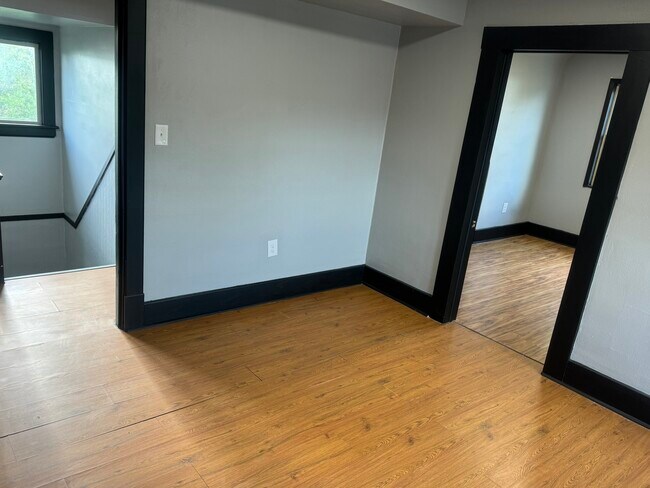 Foto del edificio - 216 Watson Ave