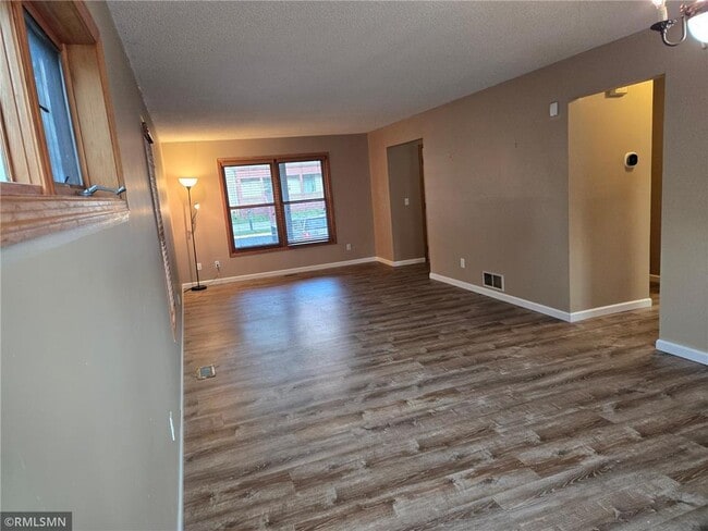 Building Photo - 614 S 19th Ave