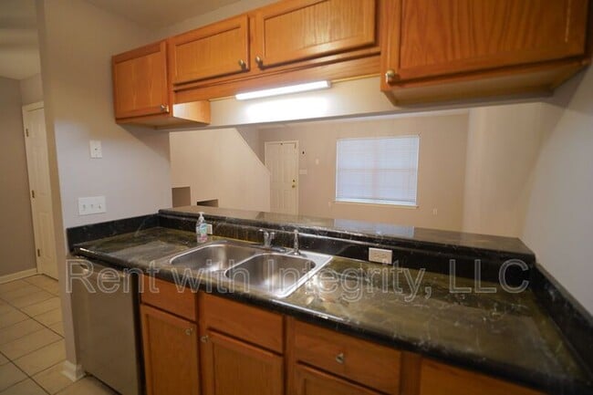 Foto del edificio - 2740 W Tharpe St