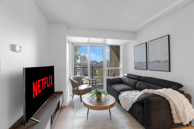 Building Photo - 20 Blue Jays Way