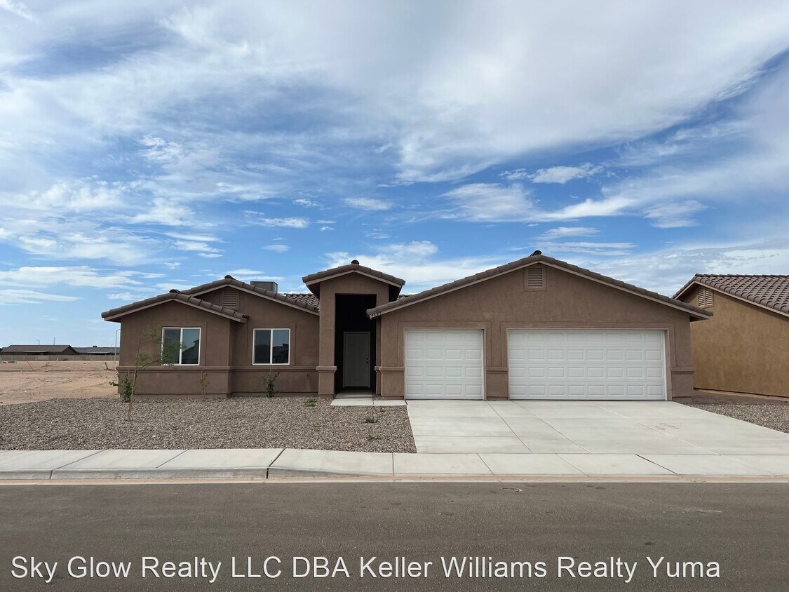 Primary Photo - 5 br, 3 bath House - 7682 E. 43rd Pl.