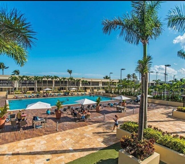 Building Photo - 1865 Brickell Ave